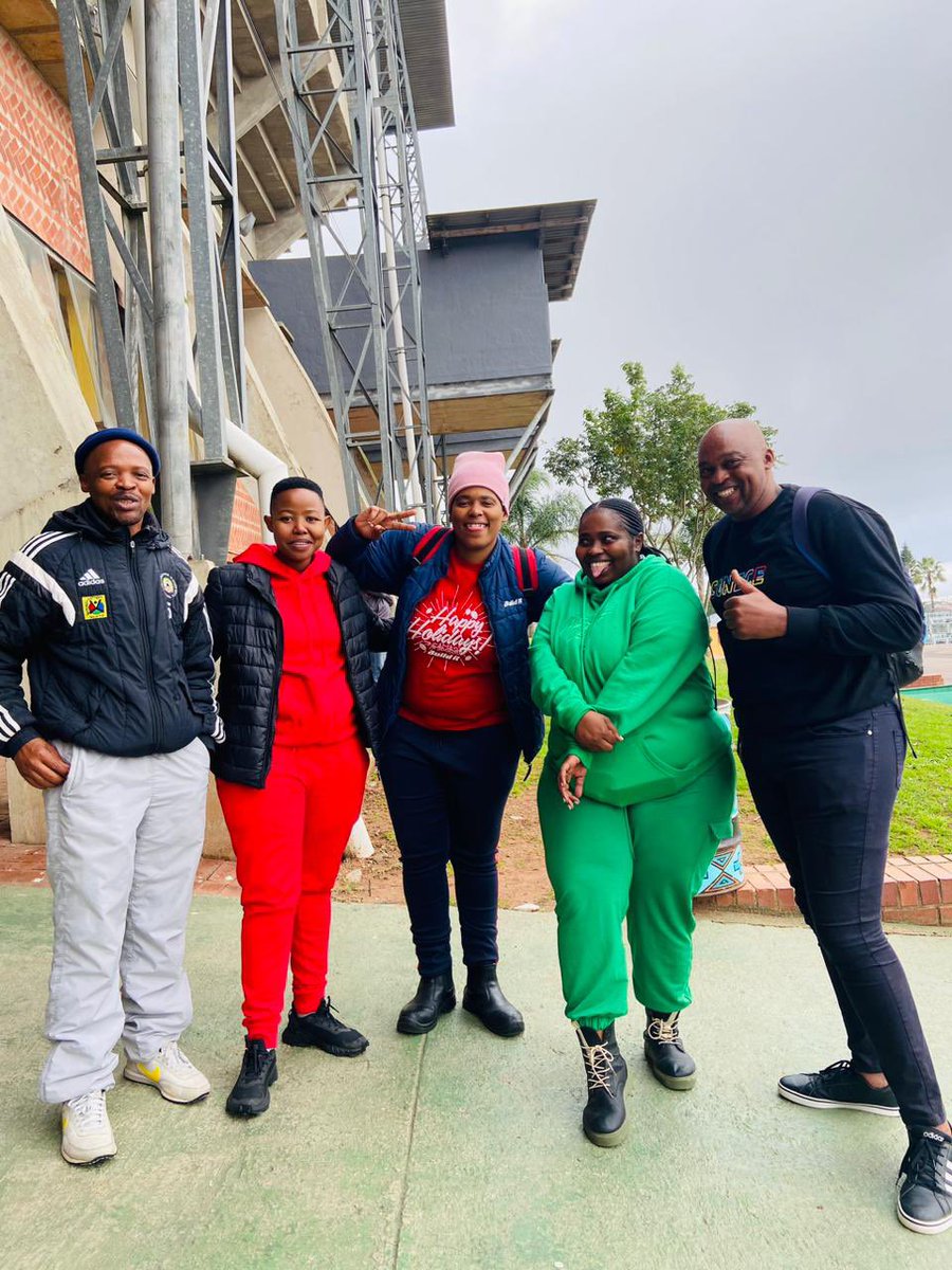 malingasiya's tweet photo. SunflowerWFC Family!!!🌻⚽️🌻⚽️🌻⚽️🌻⚽️ https://t.co/NhhyX19SVY