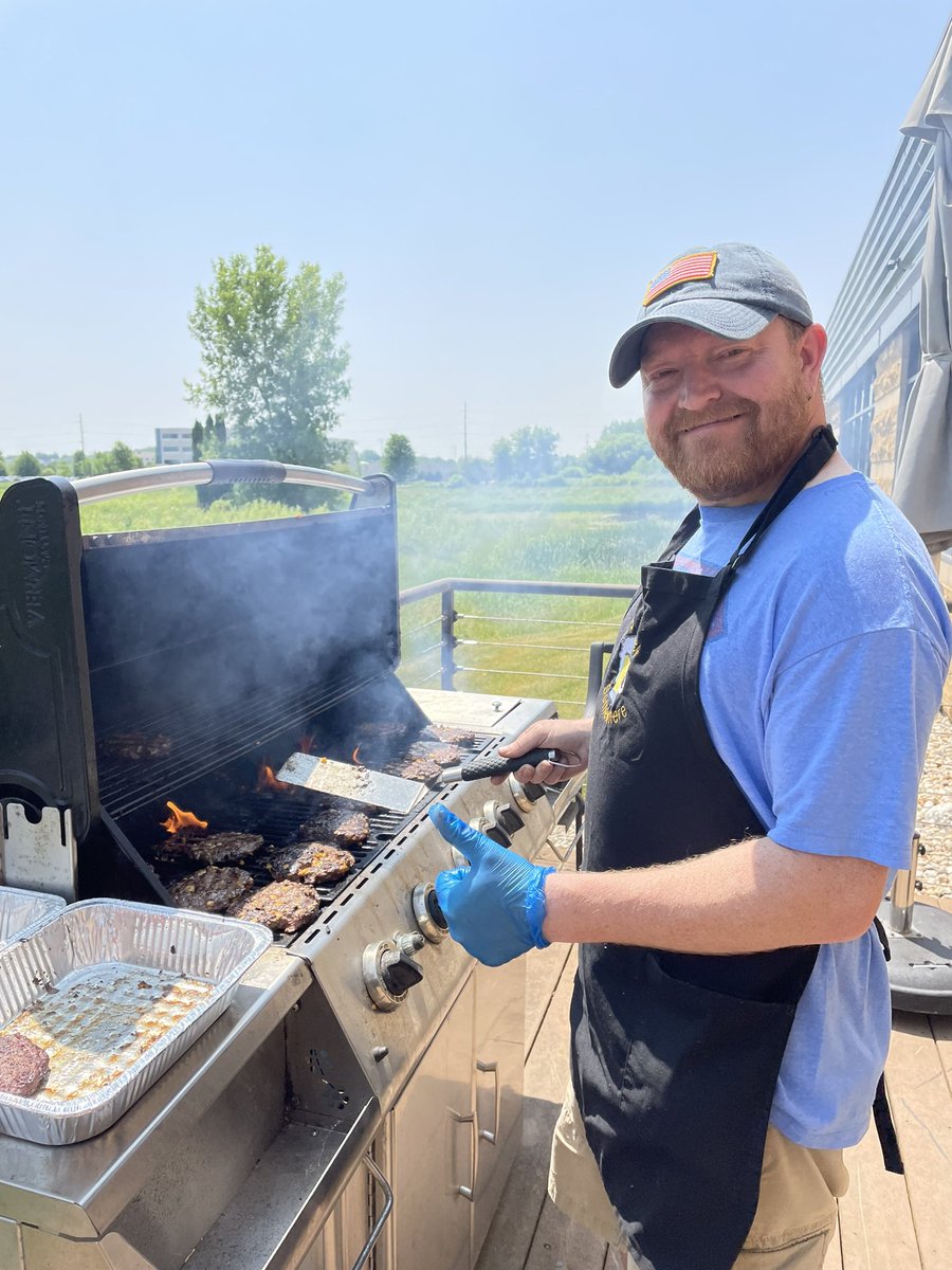 NET3140's tweet image. 73 degrees and sunny - what a great day for a cookout! ☀️