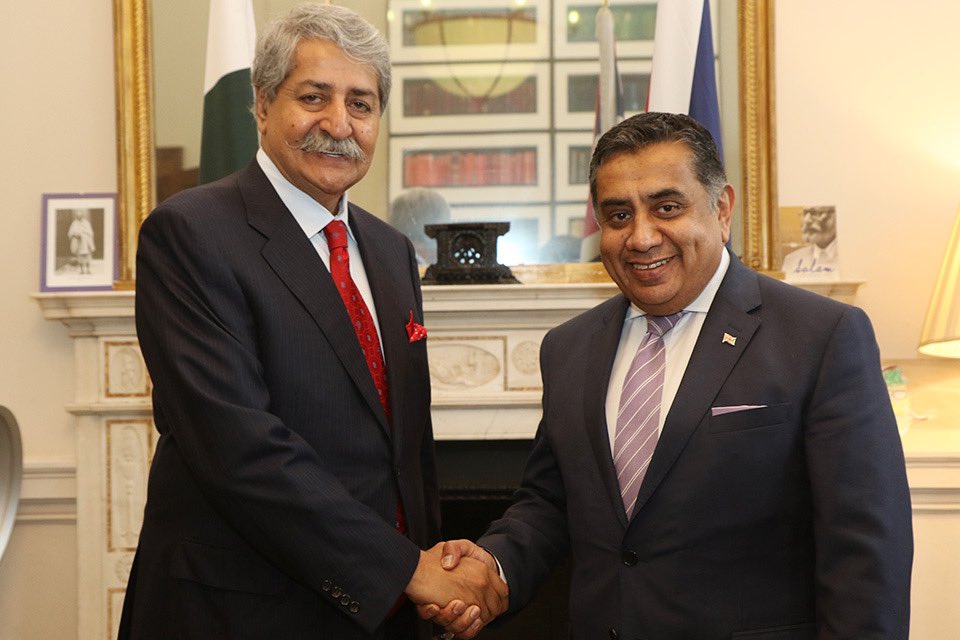 Productive meeting with Pakistan’s Commerce Minister Qamar @mincompk today. We discussed the current political and economic situation in Pakistan as well as trade and investment opportunities between 🇬🇧 and 🇵🇰.