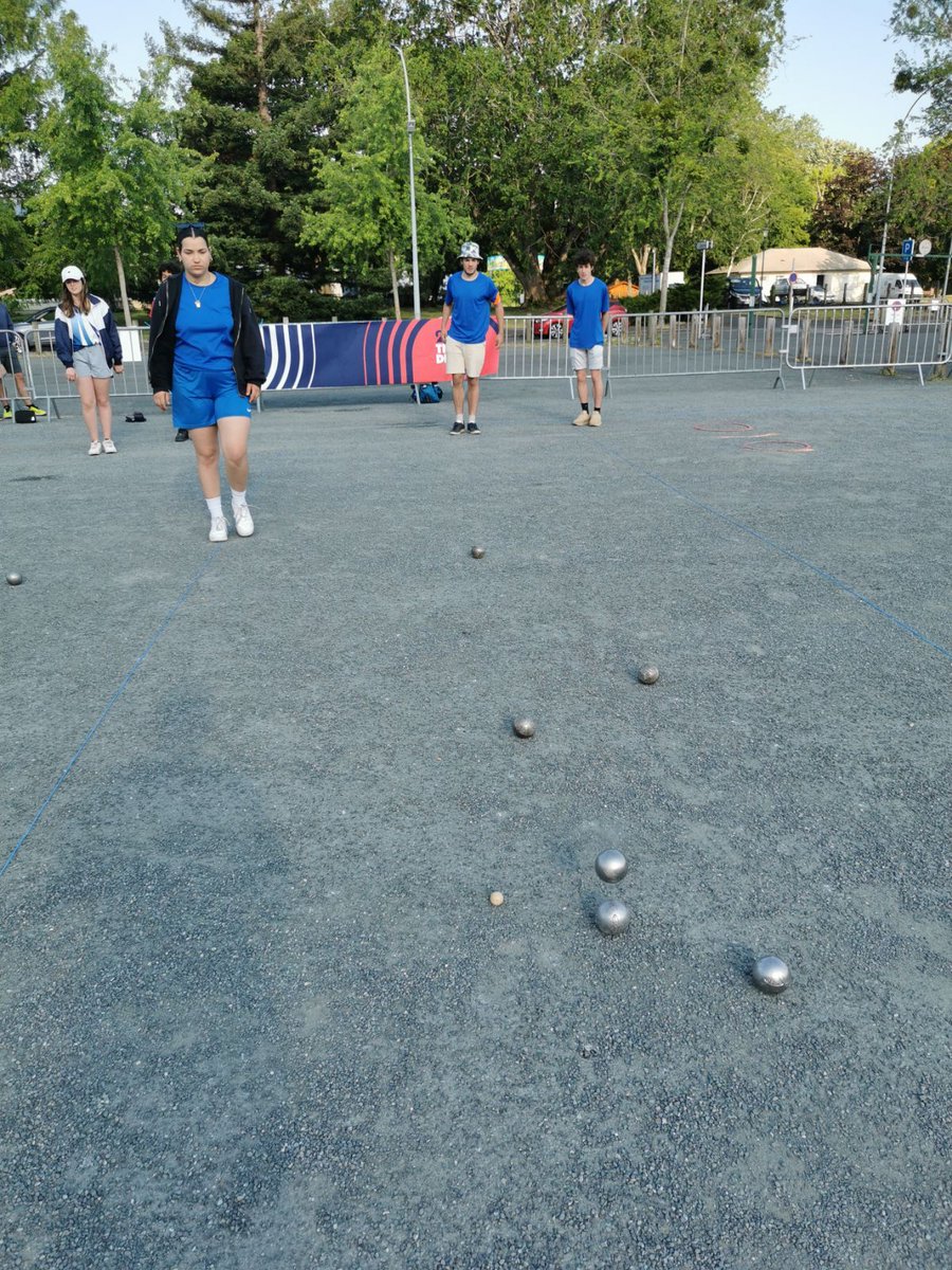 LDV UNSS participait au championnat de France de pétanque à Châteauroux. 
Bilan de l'opération, une jeune officielle validée au niveau national !
<a href="/acclermont/">Académie de Clermont-Ferrand</a>
<a href="/DSDEN_43/">DSDEN de Haute-Loire🇫🇷</a> <a href="/unss/">UNSS_National</a> <a href="/unssauvergne/">UNSS Auvergne</a>