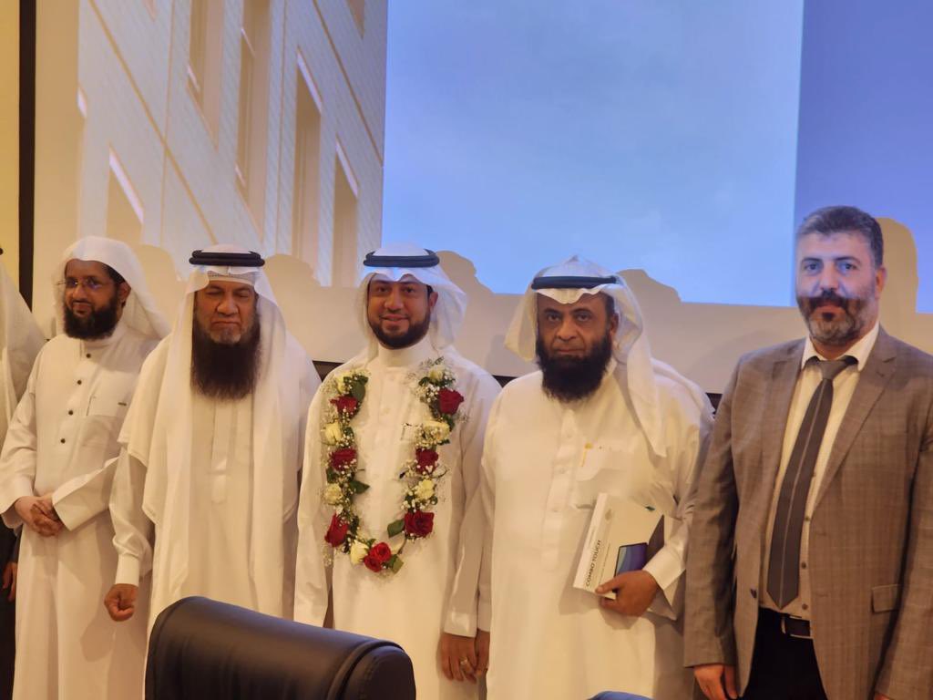 تهنئة |

تبارك كلية العلوم الاقتصادية والمالية الإسلامية ب #جامعة_أم_القرى للدكتور علاء بن زاهد المدني بمناسبة اجتيازه لمناقشة الدكتوراه في تخصص الاقتصاد الاسلامي.
نسأل الله له التوفيق ومزيداً من التميز والعطاء وأن ينفع الله به وبعلمه البلاد والعباد✨