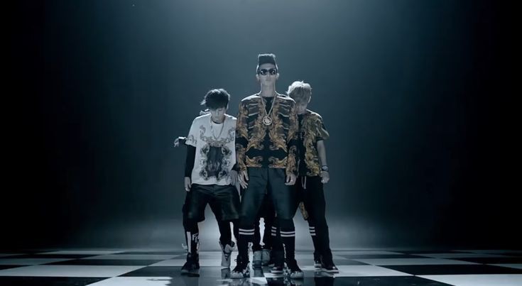 moon_eternal_'s tweet image. BULLETPROOF RE-DEBUT 🙆🔫😄💜💜 💜💜💜💜💜💜
#bulletproofBTS 
#FestaWithBTS