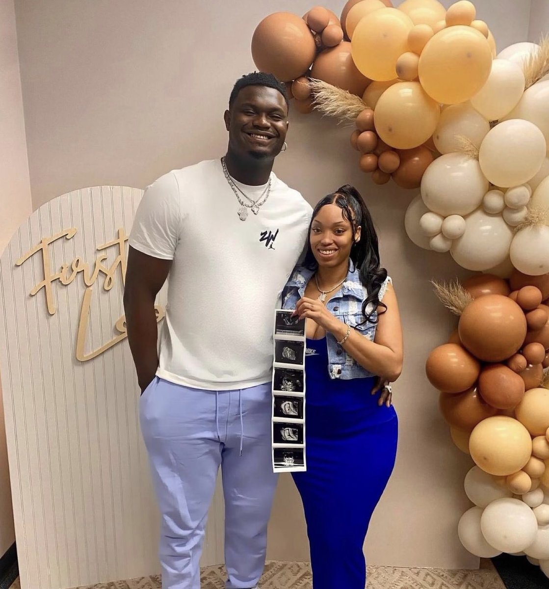 NBAMemes's tweet photo. Zion has never been the one to cause trouble or drama yet he is being called out by a porn star for allegedly cheating with her on his girlfriend.

It hasn’t even been 24 hours since Zion announced he’s going to be a father. This is just sad 😞 https://t.co/gqsdJMT6ZC