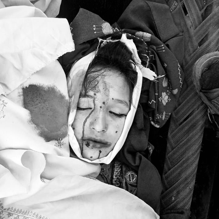 ManzoorPashteen's tweet photo. پاکستانی فورسز کے بچائے گئے لینڈ مائنز سے جنوبی وزیرستان توندہ درہ میں 2 معصوم بہنیں شہید۔
کوئی ایک دن بھی ایسا نہیں گزرتا ہے کہ ریاستی اداروں یا انکے پالیسیوں کی وجہ سے پشتونوں کا خون نہیں بہایا گیا ہو۔
900سے زائد بچے صرف جنوبی وزیرستان میں لینڈ مائنز سے معزور یا شہید ہوچکے ہیں۔ https://t.co/9esrih1uKB