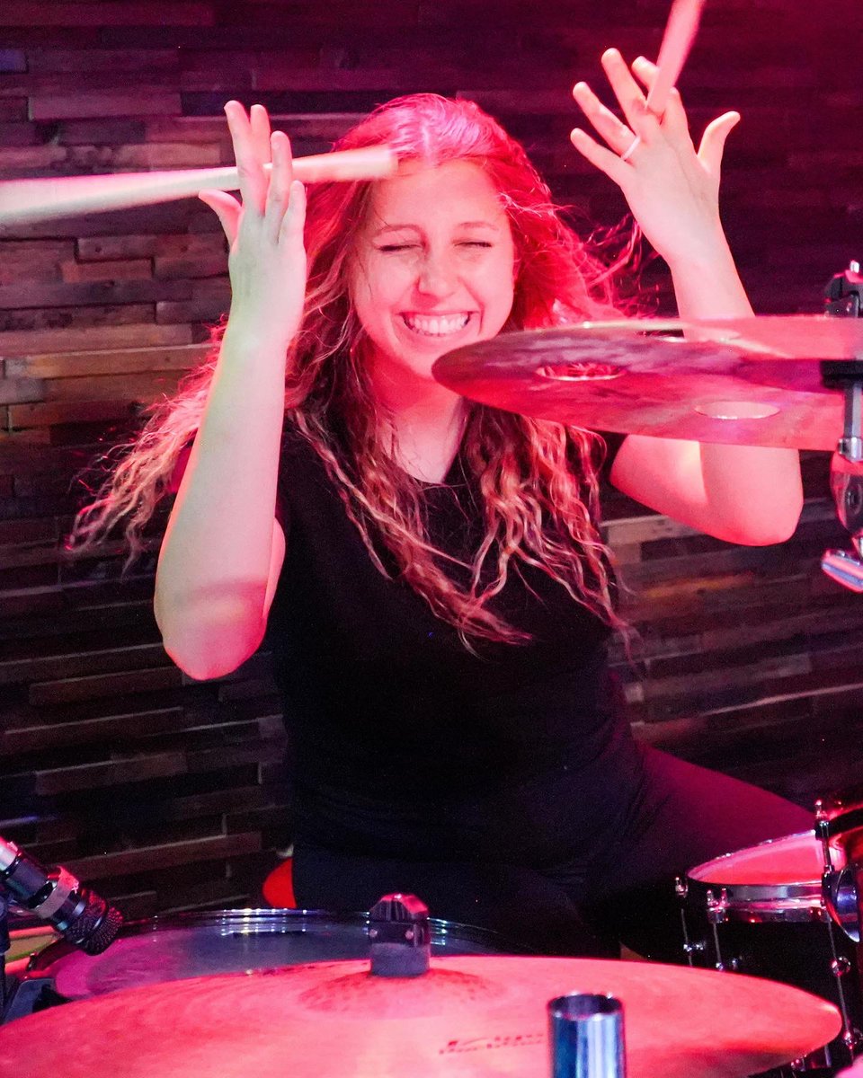 LILIACBAND's tweet photo. 🔥WHISKEY A GO GO🔥
Hollywood are you ready for tonight? 🤘🏻
🎟️Tickets online or at the door: https://t.co/Gz3pWNOhSH
🎩Headlining the most prestigious venue in Los Angeles is an honor for Liliac!!!
#RORH #whiskey #liliac #band #family #rock #metal #live #concert https://t.co/gfGVBk4feN