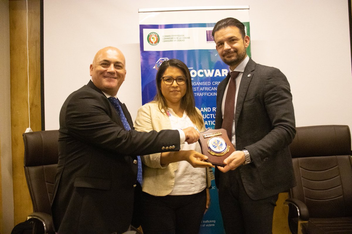 UNODC_WCAfrica's tweet photo. Wrap-up of #OCWART workshop on "Coordinated #LawEnforcement Investigations and Use of #Intelligence in #IllicitTrafficking".
🇬🇲 #LEAs discussed a 🇮🇹 #DCSA case-study and exercised #JointInvestigations through a Gambian case study.
🙏🏿Thanks to our partners in 🇬🇲,🇮🇹, 🇩🇪&🇪🇺 https://t.co/JF2QAVzPps
