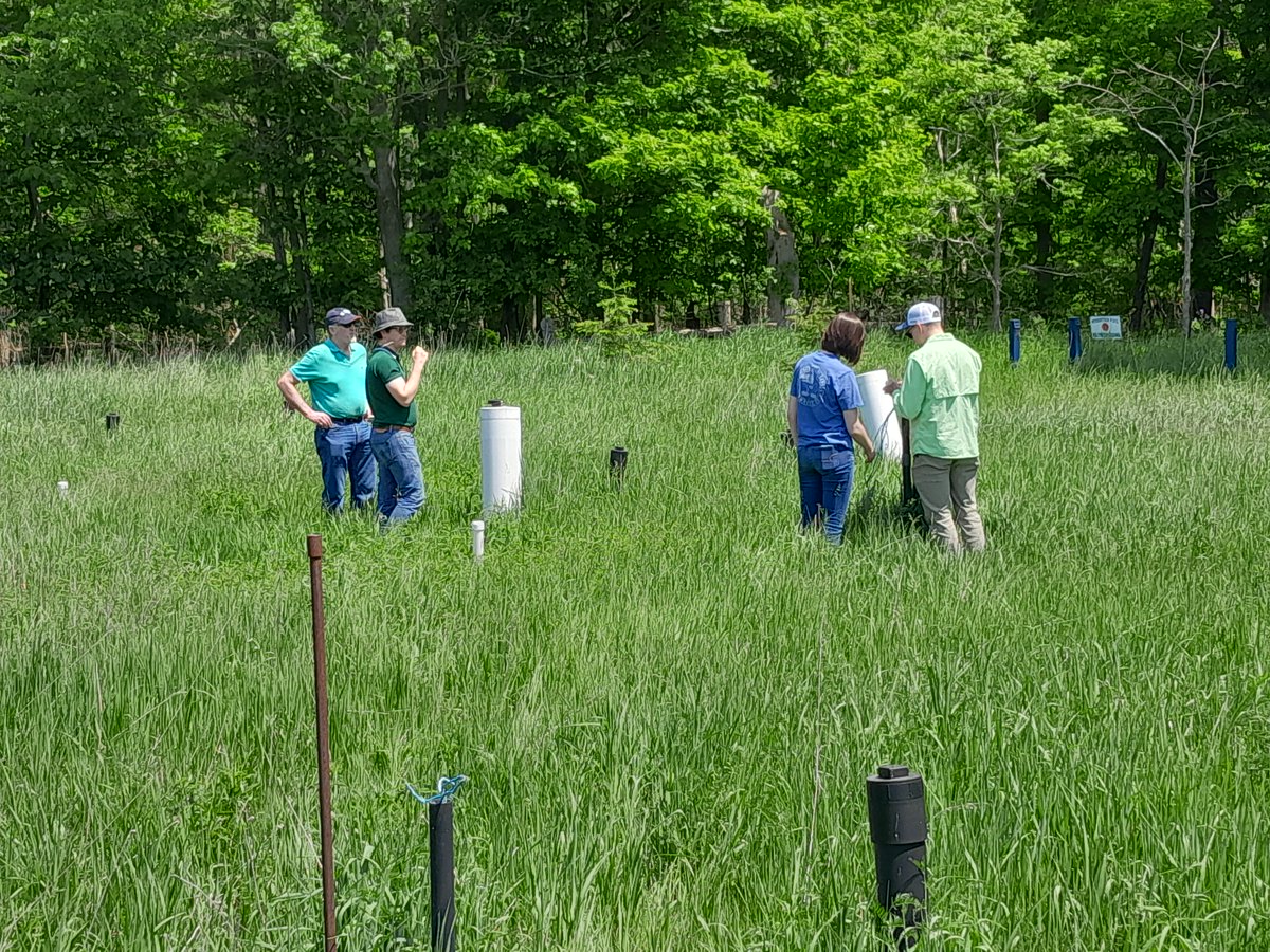 GeologyKu's tweet image. PhD aspirant Bryan Heyer spent last week presenting his groundwater research at the @g360group annual University Consortium meeting at the @UofG. He was also able to spend time traveling around Ontario with a @UWaterloo group visiting past and potential future field sites.