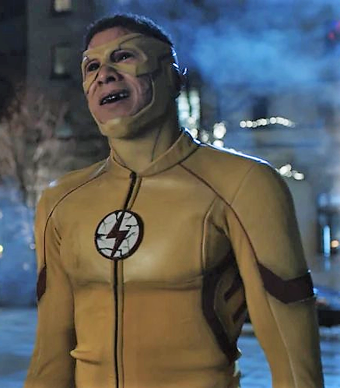 Beyond_TLOU's tweet photo. The scenes with Barry and Wally work out the same except with #LindaPark, now suited up as the new #DoctorLight, joins in briefly in the fight and then helps Barry convince Wally to break free of Ramsey's control. https://t.co/PMRwRhl8j1