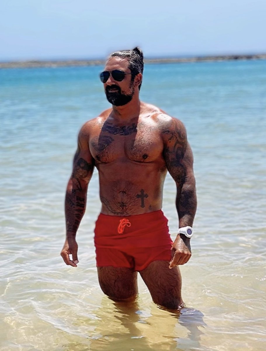 BrettHoare1's tweet photo. Beach days are the best do you agree? Clothes or no clothes for you? 

Comment below ⬇️ #onlyfans #onlyfan #gymbuff #buffdude #fitnessaddict #fitfam #dadbod #musclebeach #sexy https://t.co/MYyPRipruh