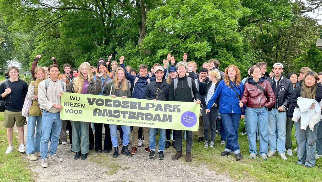 Letten jullie op? Zie wat <a href="/GroenLinks020/">GroenLinks Amsterdam</a> <a href="/pvda_amsterdam/">PvdA Amsterdam</a> <a href="/d66amsterdam/">D66 Amsterdam</a> gaan doen in de #raad020
Mooie motie van <a href="/PvdDAmsterdam/">Partij voor de Dieren Amsterdam</a>
Een leefbare toekomst. Een natuurinclusieve stad ipv nog meer vervuiling, nog meer achteruitgang van de leefomgeving.
Kies voor de toekomstige bewoners!