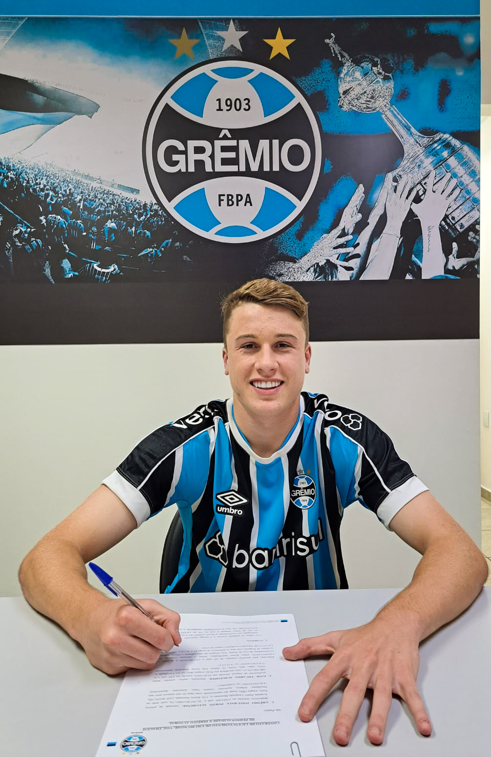 Grêmio FBPA on X: O atacante Wesley é cria da base desde a @escgremiofbpa  e estendeu seu vínculo até o final de 2023. Está no elenco que disputa o  #BrasileirãoSUB20. Nome completo