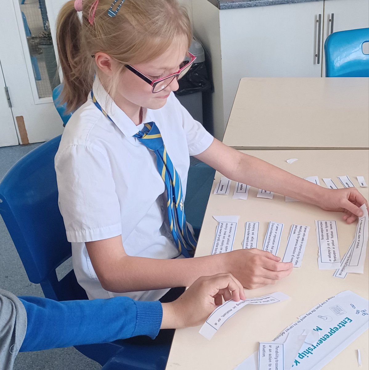 StAlbansSchool1's tweet image. Year 5 began researching tactics and advice in order to create a business plan as part of our Dragon's Den project. 
If you have any balls of wool you could donateto our class, we would be extremely grateful . Diolch #Enterprising, creative contributors