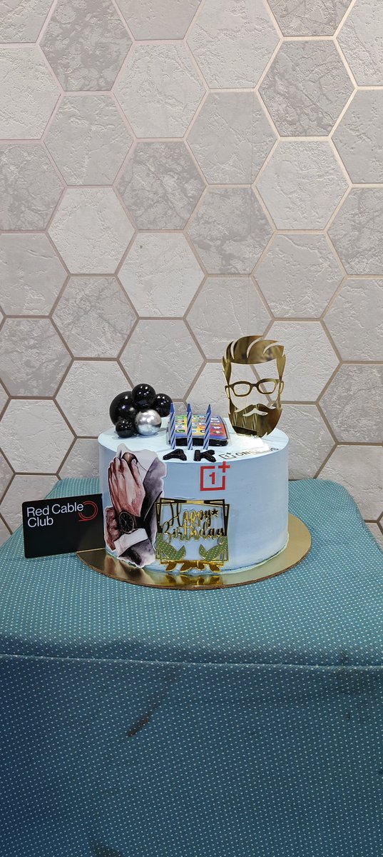 AlpeshKapopara's tweet photo. #HBD_ALPESHKAPOPARA #OnePlus #oneplusindia #oneplus11 #onepluslover #oneplus_cake #firecook #celebration_with_onepluscake @OnePlus_IN @oneplus @OnePlus_Support @PeteLau #oneplus_fun https://t.co/cO5bZyS5uB