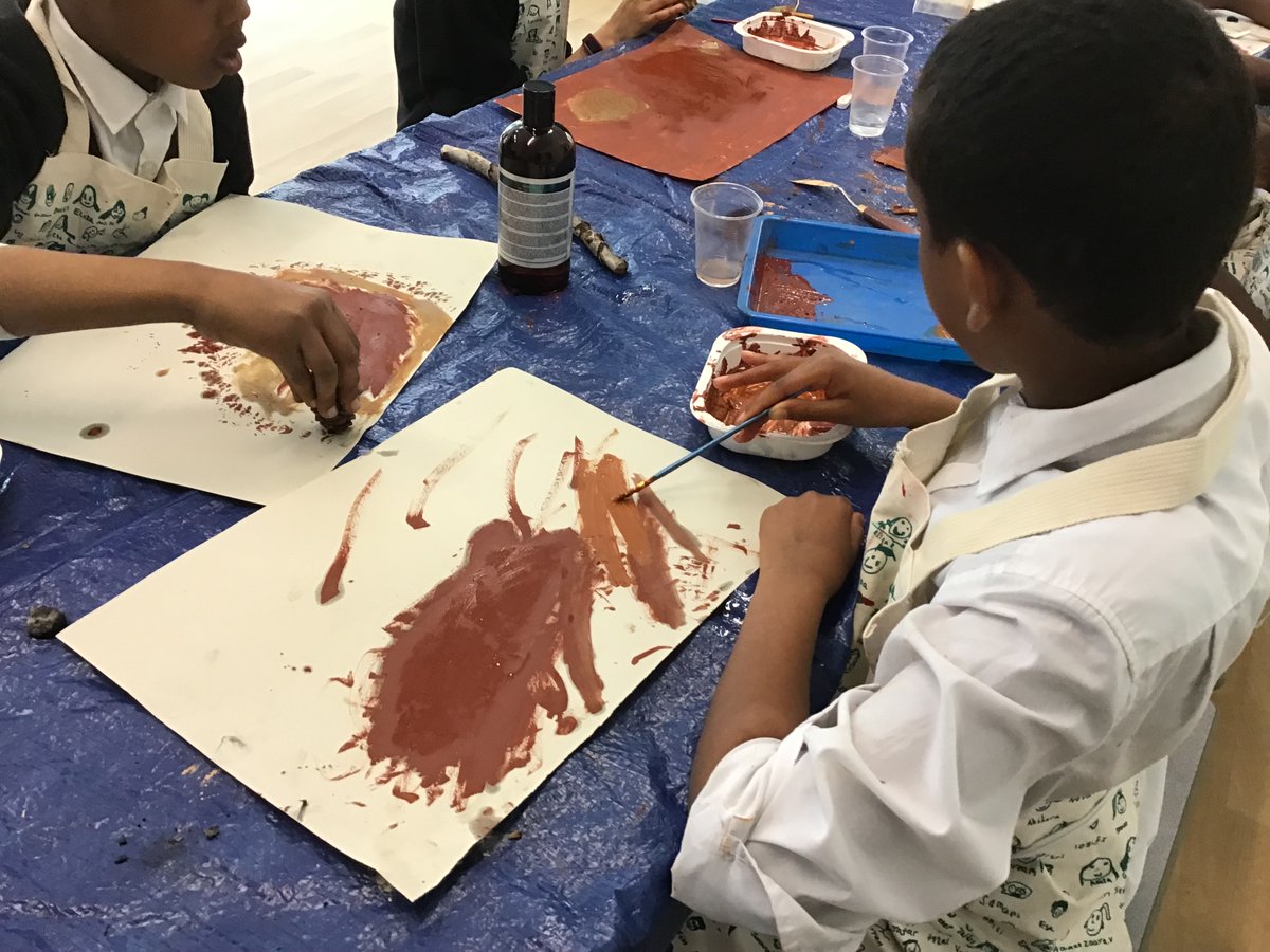 Had a wonderful time teaching the year 6 students at Sidney Stringer Primary School how to make their own acrylic ad oil paint from soil, as part of the 'Artist Training' with <a href="/Gazebotheatre/">Gazebo</a>
We went through the paint making timeline from Pre-history all the way to modern paint.