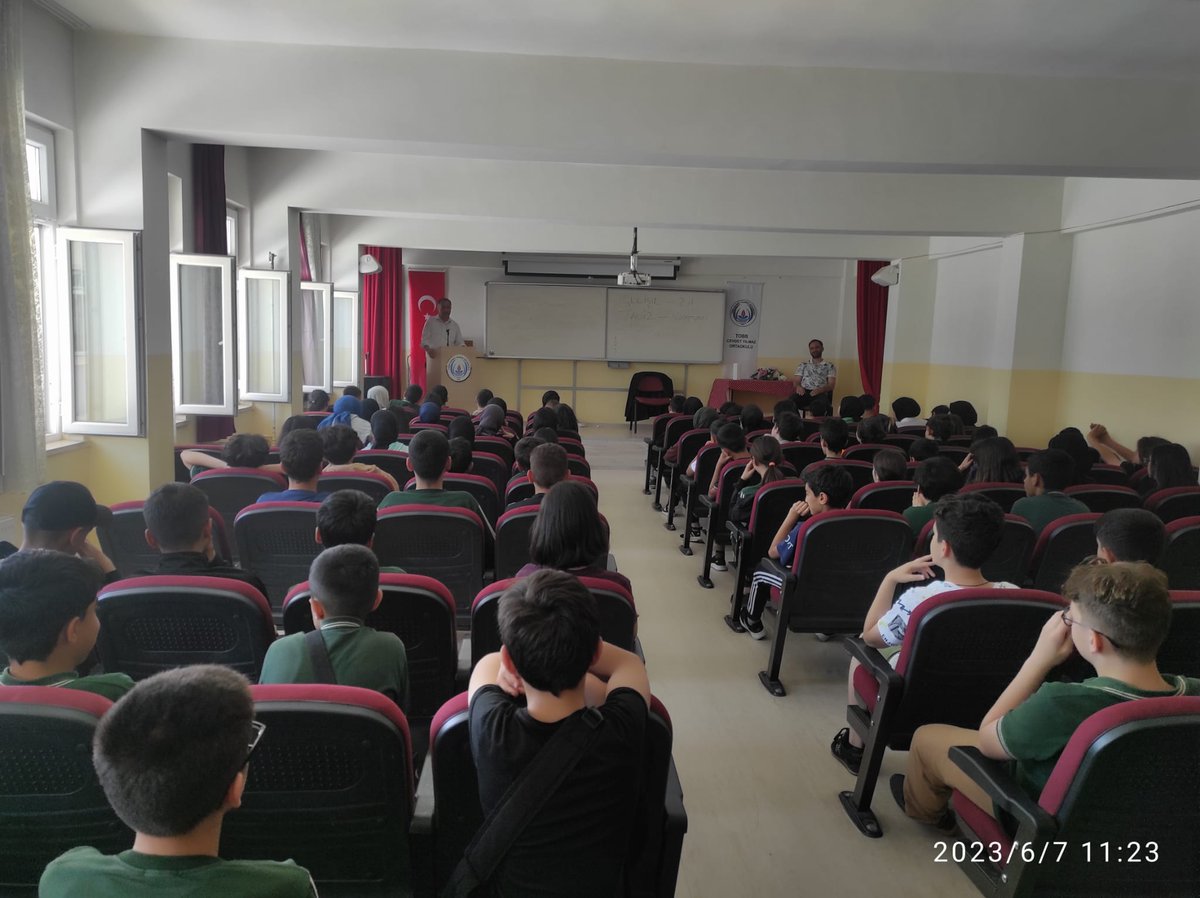 TOBB_CYO's tweet photo. 7. Sınıf Öğrencilerimiz ile 2023 LGS sınavı perspektifinde seneye girecekleri 2024 LGS sınavında  yapmaları gereken çalışmaları konuştuk .Kararlıyız hep başaracağız.  @bingolmem @kadriengin @halukcakan12 @yusuf_tokus https://t.co/okExPQIKq9