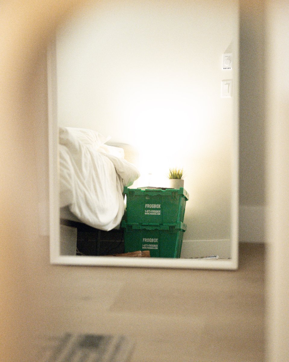 FROGBOX's tweet image. No more hassle, no more mess! Frogbox makes moving easy and efficient. #EffortlessMoves #Frogbox