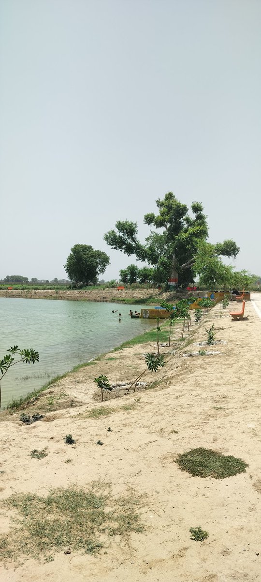 sdmsadabad's tweet photo. आज सादाबाद ब्लॉक के सुसायन ग्राम पंचायत में अमृत सरोवर योजना के अंतर्गत जल संरक्षण  पर महान कार्य देखने का सौभाग्य मिला। बीडीओ,एडीओ पंचायत, ग्राम विकास अधिकारी और रोजगार सेवक के साथ ग्राम प्रधान ने जो कार्य किया है,वो अदभुत है। जिलाधिकारी महोदया के निर्देशन में एक ऐतिहासिक कार्य। https://t.co/tkjQAoJSUP