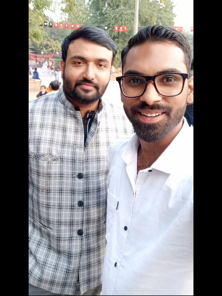 rjrapaofficial's tweet image. जन्मदिन मुबारक हो लल्लनटॉप वाले @Saurabh_LT भाई...🎂🎉
.
.
#happybirthday #saurabhtripathi #thelallantop #lt #indiatoday #RAPA #rjrapa #rjrapaofficial #rishabhagrawalprincealigadi #anchorrapa #anchorrishabh #newsanchor #team_rapas