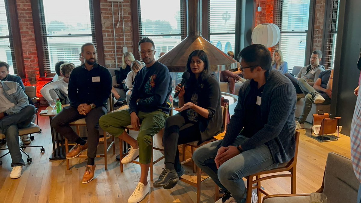 CraDav's tweet photo. We hosted a packed @whitecapai happy hour in Venice with panelists from @Verizon @Microsoft @Google and @LA28 with diverse thoughts on Enterprise AI. Thanks Alex Chao, Ric Edwards, Iman Ghanizada, and Mumtaz Vauhkonen! #LATechWeek https://t.co/pCXXbxDAoY