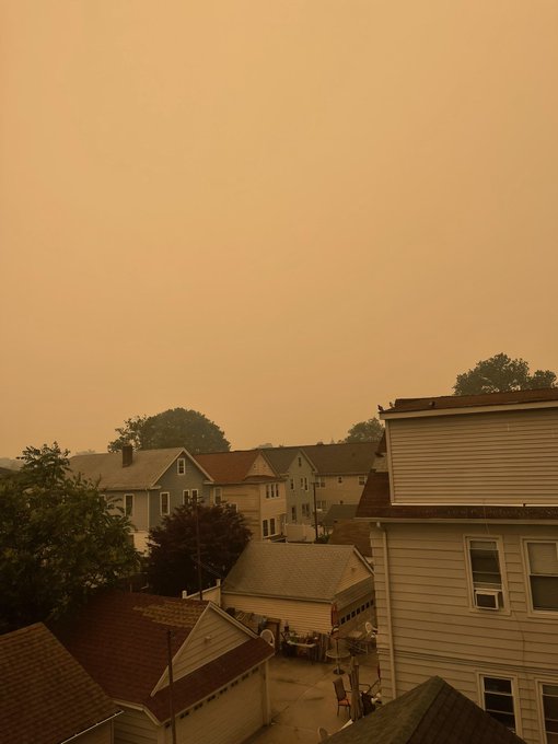 Tweet me your view. This is mine #NorthJersey #CanadaFires #smoke https://t.co/89vMoQWZzr<a href="/tag/northjersey"class="tags">#NorthJersey</a><a href="/tag/smoke"class="tags"><span>#smoke</span></a><a href="/tag/canadafires"class="tags"><span>#canadafires</span></a>