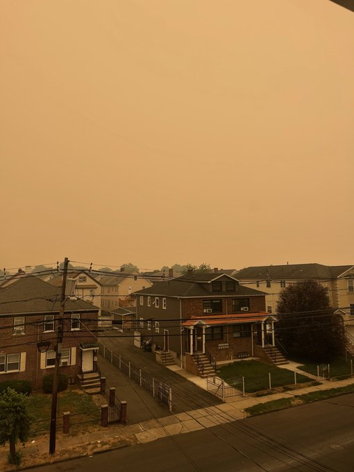 Tweet me your view. This is mine #NorthJersey #CanadaFires #smoke https://t.co/89vMoQWZzr<a href="/tag/northjersey"class="tags">#NorthJersey</a><a href="/tag/smoke"class="tags"><span>#smoke</span></a><a href="/tag/canadafires"class="tags"><span>#canadafires</span></a>