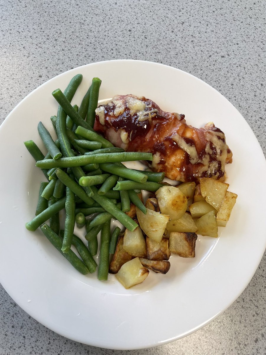 TPSFoodprep's tweet photo. Huge well done to year 10 today! We made hunters chicken with roasted potatoes and vegetables. A lovely hearty meal. Delicious. 🍽️ https://t.co/IeGqUCYBlb