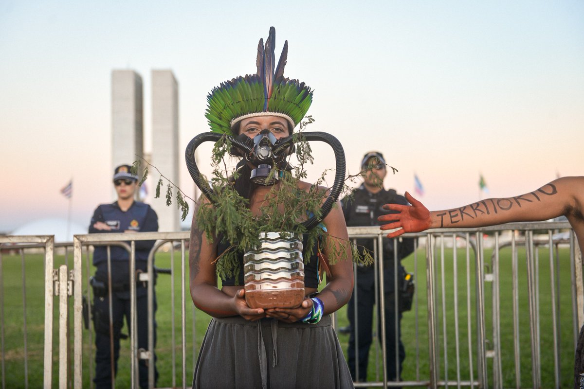 STF deve julgar hoje o marco temporal que ameaça os direitos do povos originários. É não! #MarcoTemporalNao #PL2903Não #Brasiléterraindígena
📷 Letícia Verdi/ATL2023