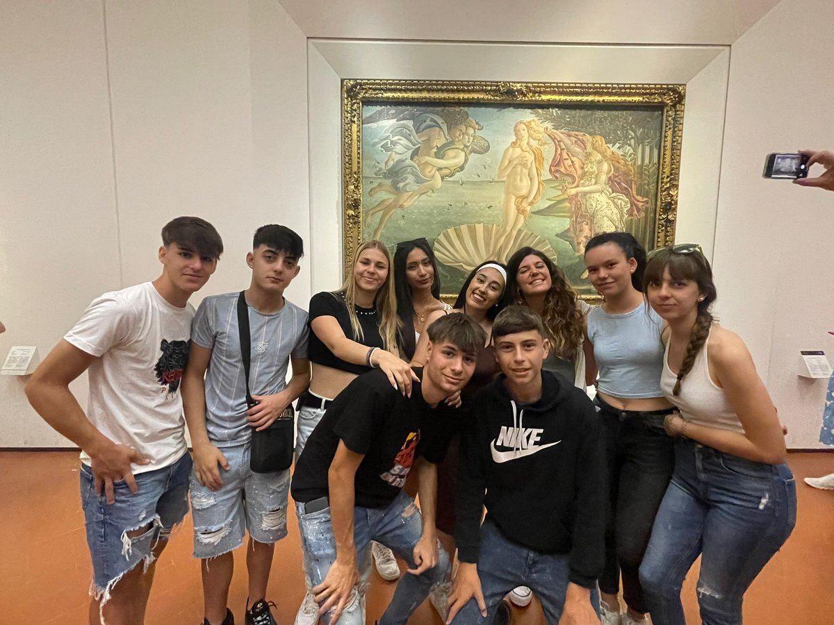 INS MariadeBell-lloc tweet media