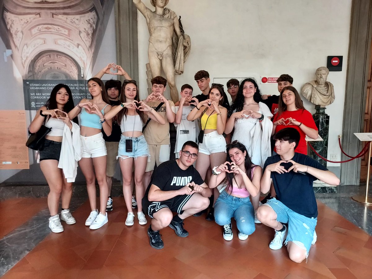 INS MariadeBell-lloc tweet media