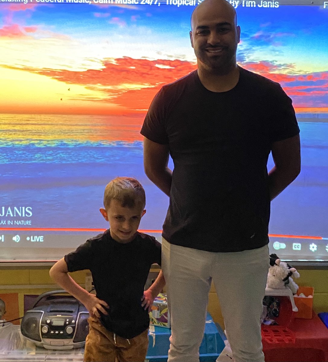 LudlowPublicSch's tweet photo. This Dynamic Duo (Jaiden and Mr. Marshall) was spotted in Mrs. Carver's Pre-K classroom @Eaststschool this morning! 😻🦁😎😀 #twinning #sosweet #dynamicduo #lpspride #funatschool #preschool https://t.co/SLpISBR3T7