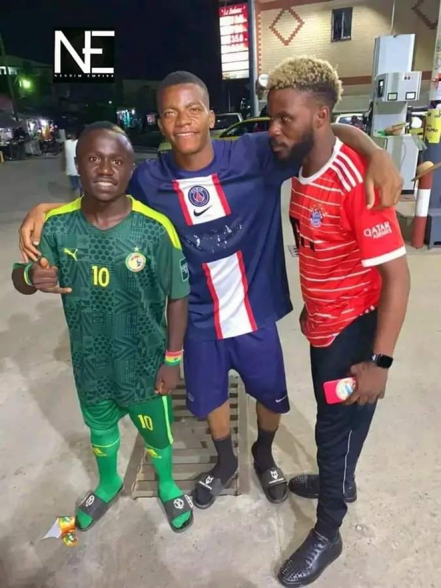 youngblood77_'s tweet photo. mane, mbappe and …?? https://t.co/7XQEBJJbRB