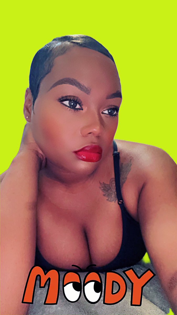 kiair17's tweet photo. BALD HEAD SUMMER💋 https://t.co/eDgJpzMST2