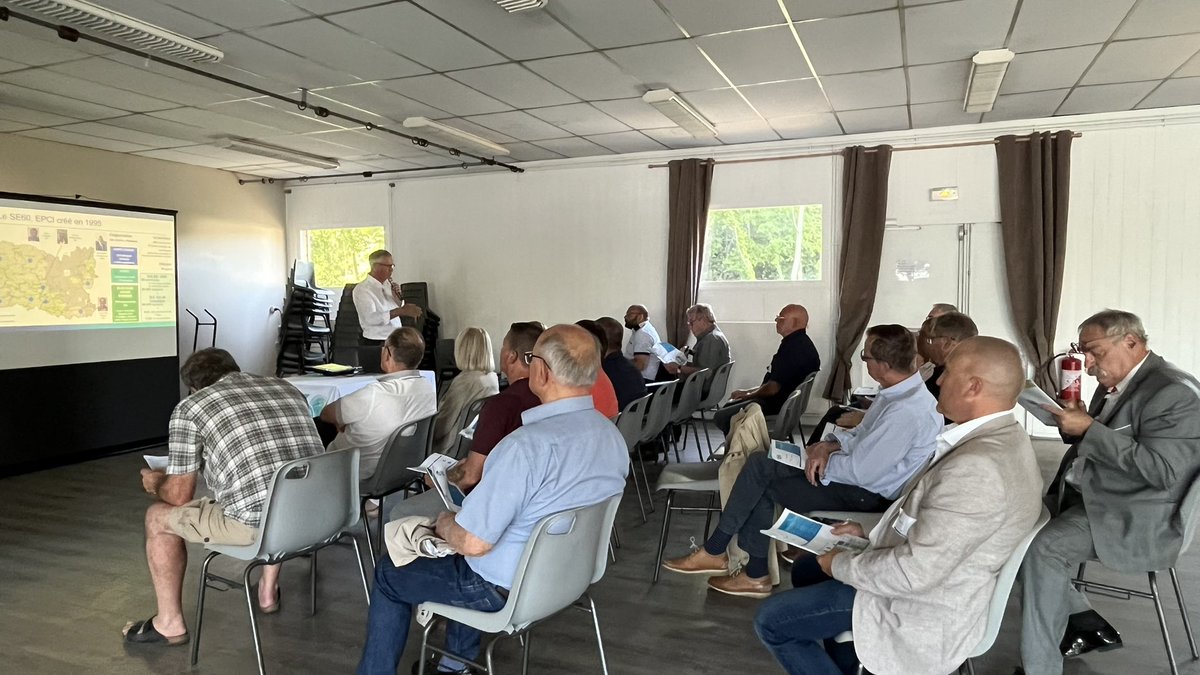 seoise's tweet photo. Échanges à la réunion de secteur Est-Oise
👉Achat énergie où en sommes nous?
👉 Stratégie multi-actions de rénovations et programmation travaux💡🚧🏠
👍 Soutien à l’investissement du #SE60 et des partenaires @CD_oise @Prefet60 https://t.co/HNN8QhnAgY