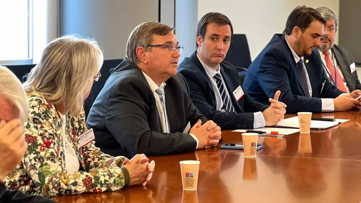 #AHORA 🇪🇺 Diputados del Partido Popular Europeo (<a href="/EPPGroup/">EPP Group</a>) del Parlamento Europeo dialogan con la Delegación de Parlamentarios del #MERCOSUR, sobre los aspectos más significativos de las negociaciones del Acuerdo #Mercosur-#UE