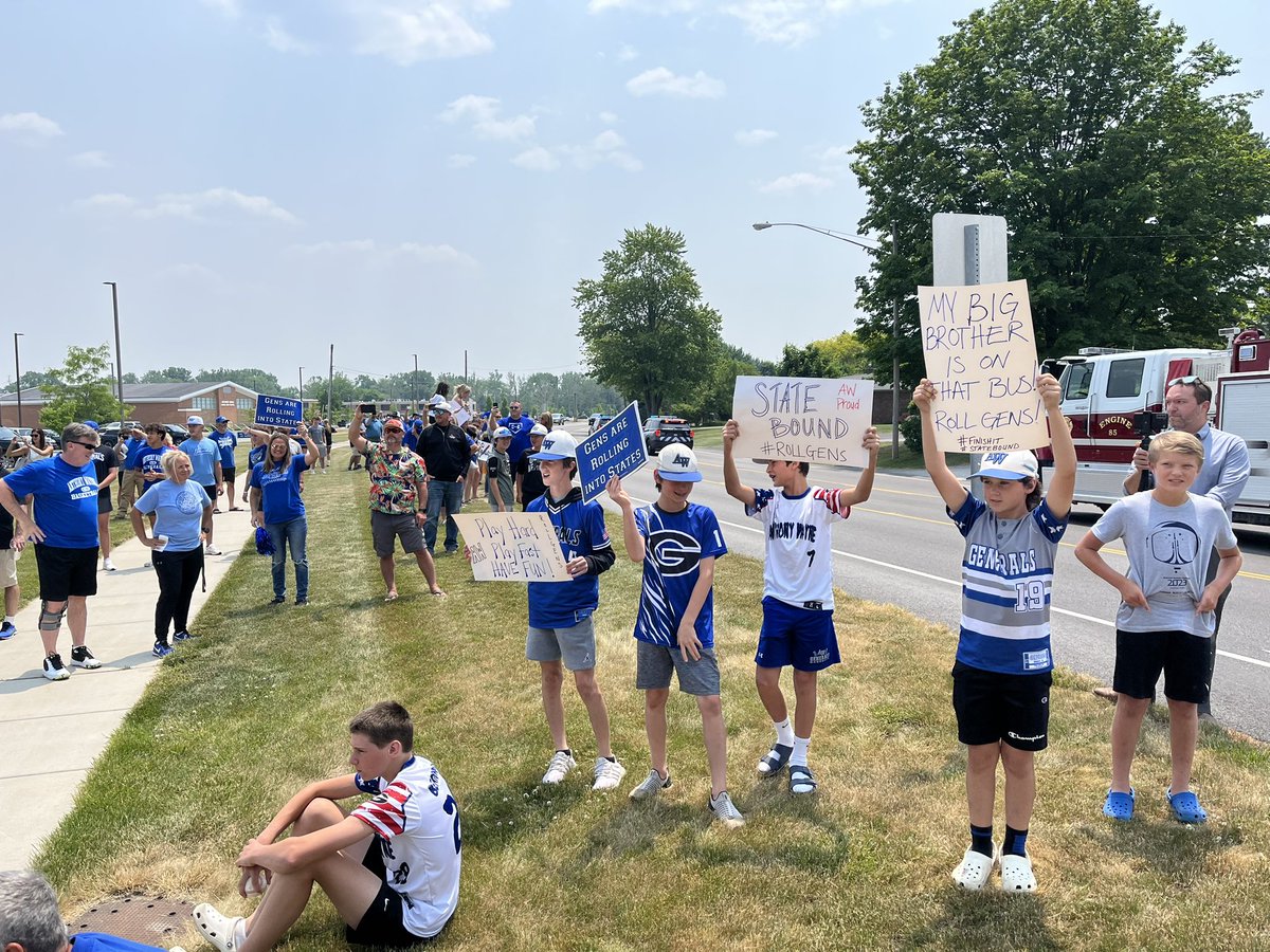 TylerSeggerman's tweet photo. They’re off‼️ #RollGens https://t.co/Y7HtPhNyre
