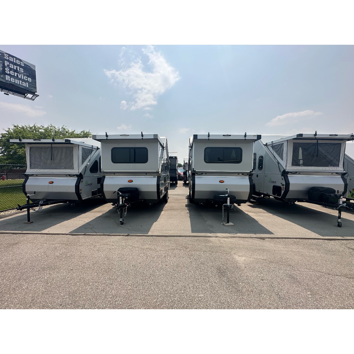 MountComfortRV's tweet image. Stop by #mountcomfortrv now and check out our new and used models which are all on sale now! Save big this summer with Mount Comfort RV and find your dream RV! Call us at (800) 899-6676 if interested. Visit mountcomfortrv.com for more information. #rv #rvsale #indianapolis