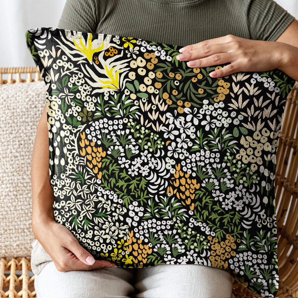 Available on Raspberry creek fabrics. Link in bio. Mockup by rawpixel
Model showcasing my floral work.

patterndesign #pattern #surfacepatterndesign #art #textiledesign #illustration #surfacedesign #design #surfacepattern #patterns #patterndesigner #fabricdesign #printandpattern