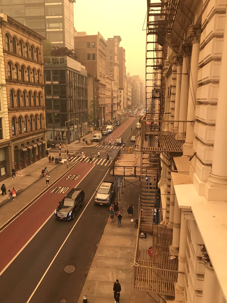 HumanizerSequel's tweet photo. imagine leaving the city right now, this is once in a lifetime kino https://t.co/9lh5iPwYua