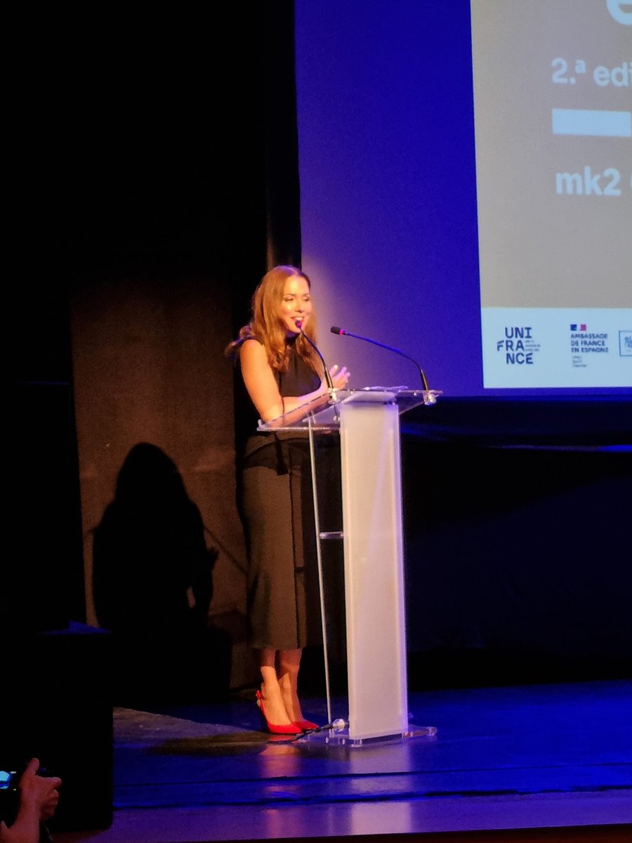 ¡Gracias @evamarciel por moderar esta noche! #pantallafrancia #cinefrancés