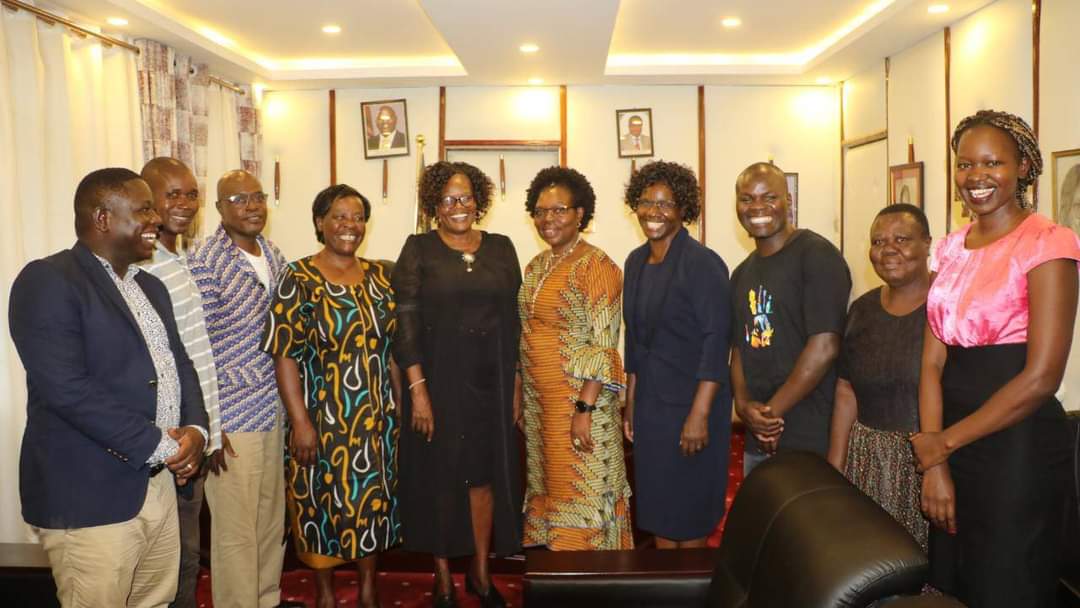 creadis2's tweet photo. CREADIS Executive Director Mrs. Gladys Nabiswa meets with @H.E Pst Janepher Mbatiany-Bungoma Deputy Governor to discuss how the County government is committed to supporting development Projects within the County through Local Development Organizations https://t.co/VedsTWnB9G