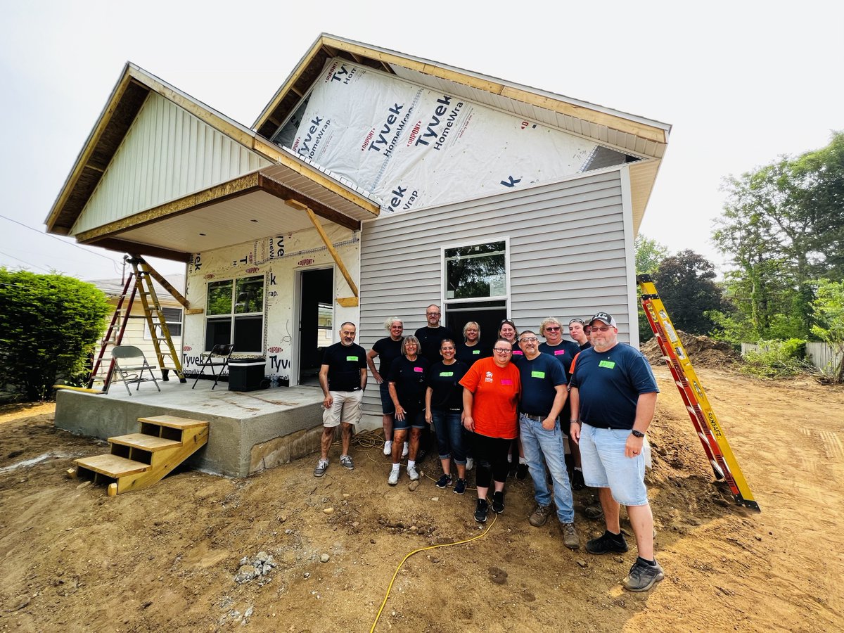 kmccontrols's tweet image. KMC was thrilled to be given the opportunity to work alongside Habitat for Humanity in helping build the future home for a family member of a couple of KMC’s own. #TeamWork #KMCFamily
