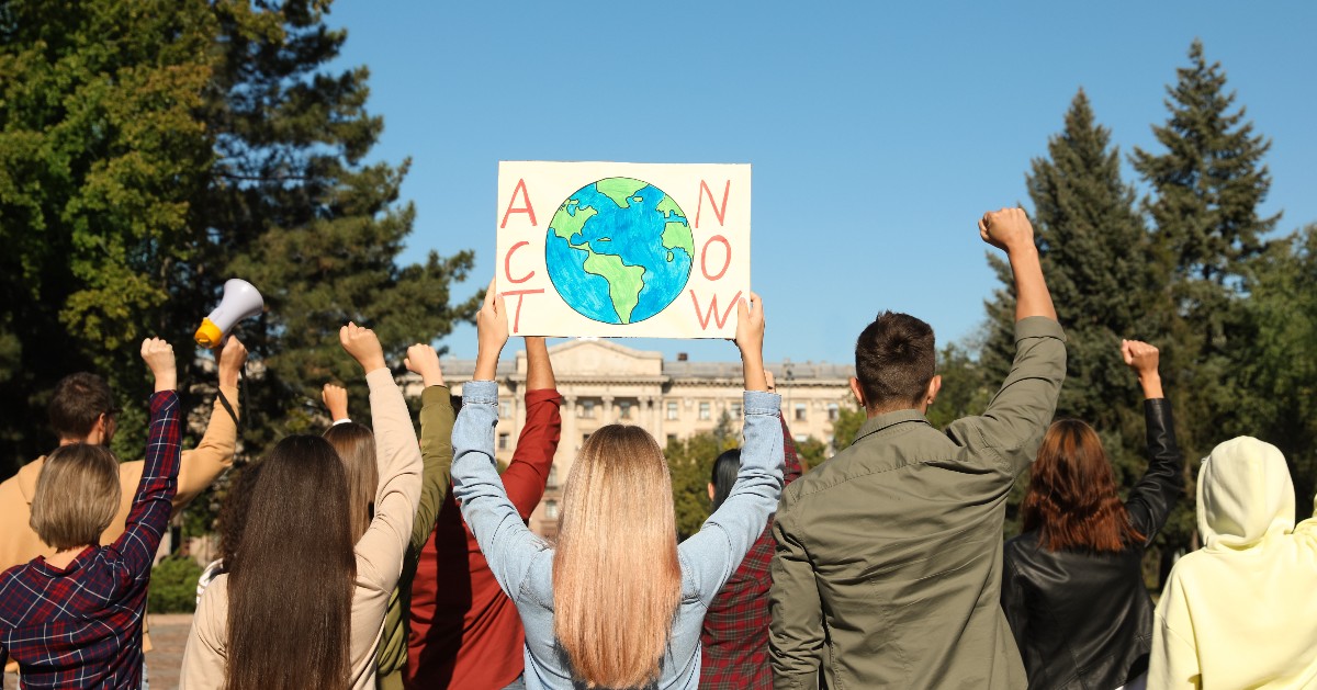 ArchStreetPR's tweet photo. With the help of AI, information on climate change have been translated from English into numerous languages, removing barriers that prevented non-English speakers from engaging in the global climate movement. Read: https://t.co/pVv5MSDI3x
#AI #ClimateChange #ArchStreetPR https://t.co/3sYha7q0Sd