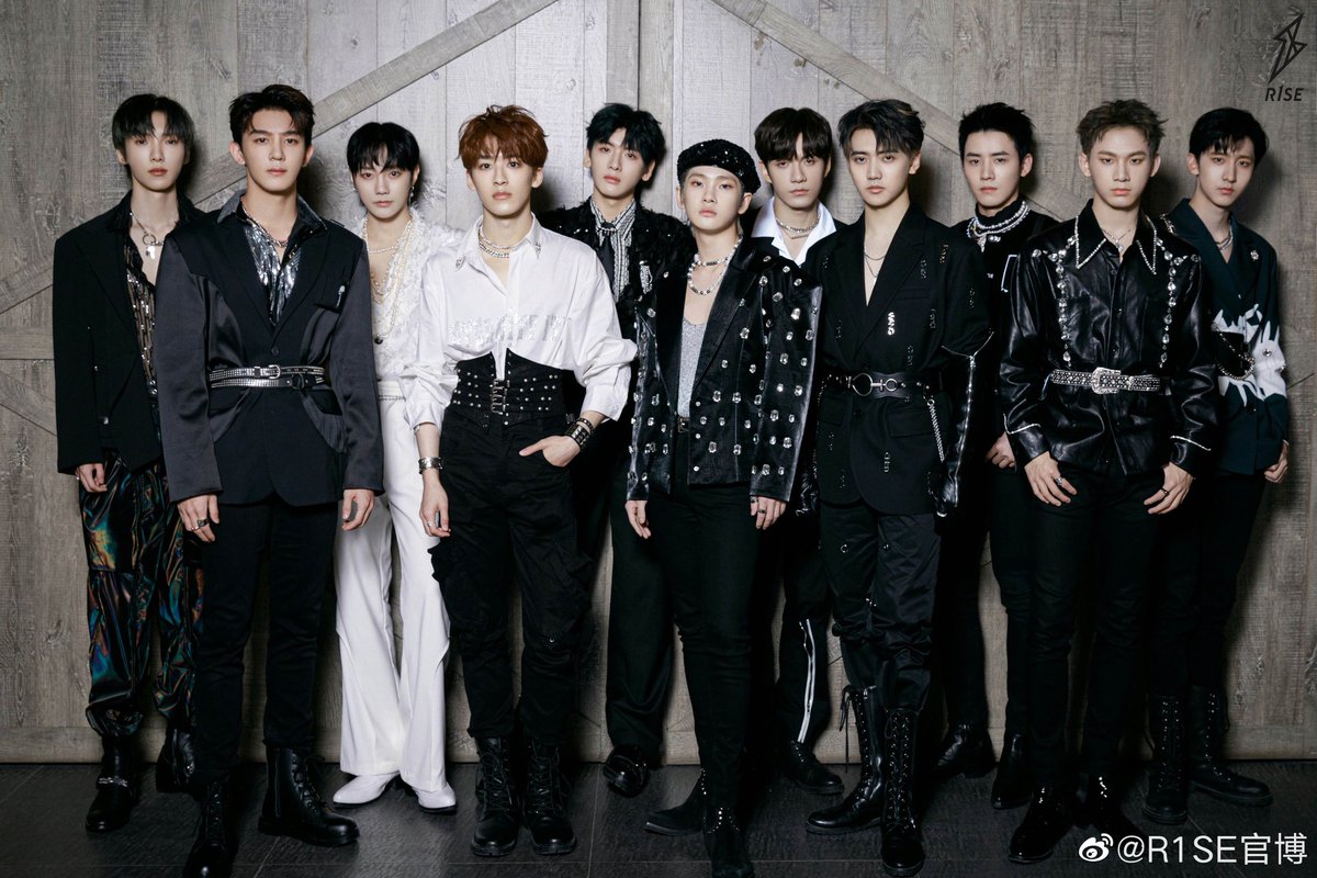 saafreen12's tweet photo. Happy anniversary R1SE

相逢相伴长相依, 
R1SE you and me

We'll always be there 
⚡⚡⚡⚡⚡⚡⚡⚡⚡⚡⚡⚡

#R1SE
#Twelve
#4YearsWithR1SE https://t.co/H4m9MbDnZi