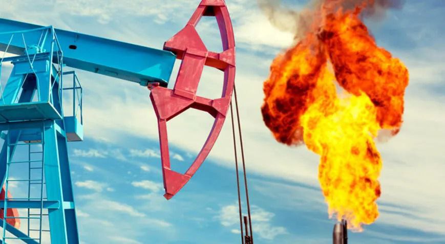 Nura50442766's tweet photo. Son yapılan petrol keşifleriyle 32 yılın en yüksek yurt içi günlük üretim seviyesine ulaşıldı. 
Türkiye Petrolleri Anonim Ortaklığı (TPAO) yaptığı yazılı açıklama ile 90 bin varil petrol üretimi hedefinin 70 bin 76 variline ulaştıklarını bildirdi.
#BirlikteGüçlüyüz https://t.co/Kq4uJoPyMO