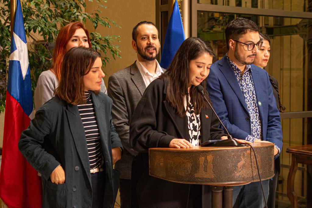 Hoy desde la @Bancada_RD  presentamos y aprobamos un proyecto de resolución que solicita la inhabilitación en votación de ley de Isapres de quienes hayan recibido financiamiento electoral, hayan tenido acciones o participado en roles dentro de Isapres.