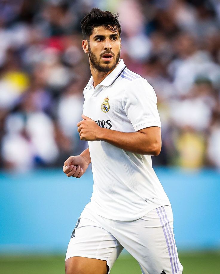 🚨💣 Jude Bellingham will earn €10.5M at Real Madrid, the same salary Asensio will earn at PSG. @COPE #rmalive