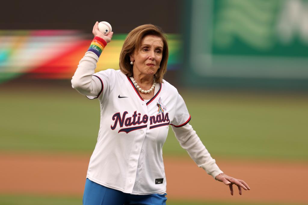 Nancy Pelosi threw a very sad first pitch at Nationals’ Pride Night trib.al/DbhAMbe