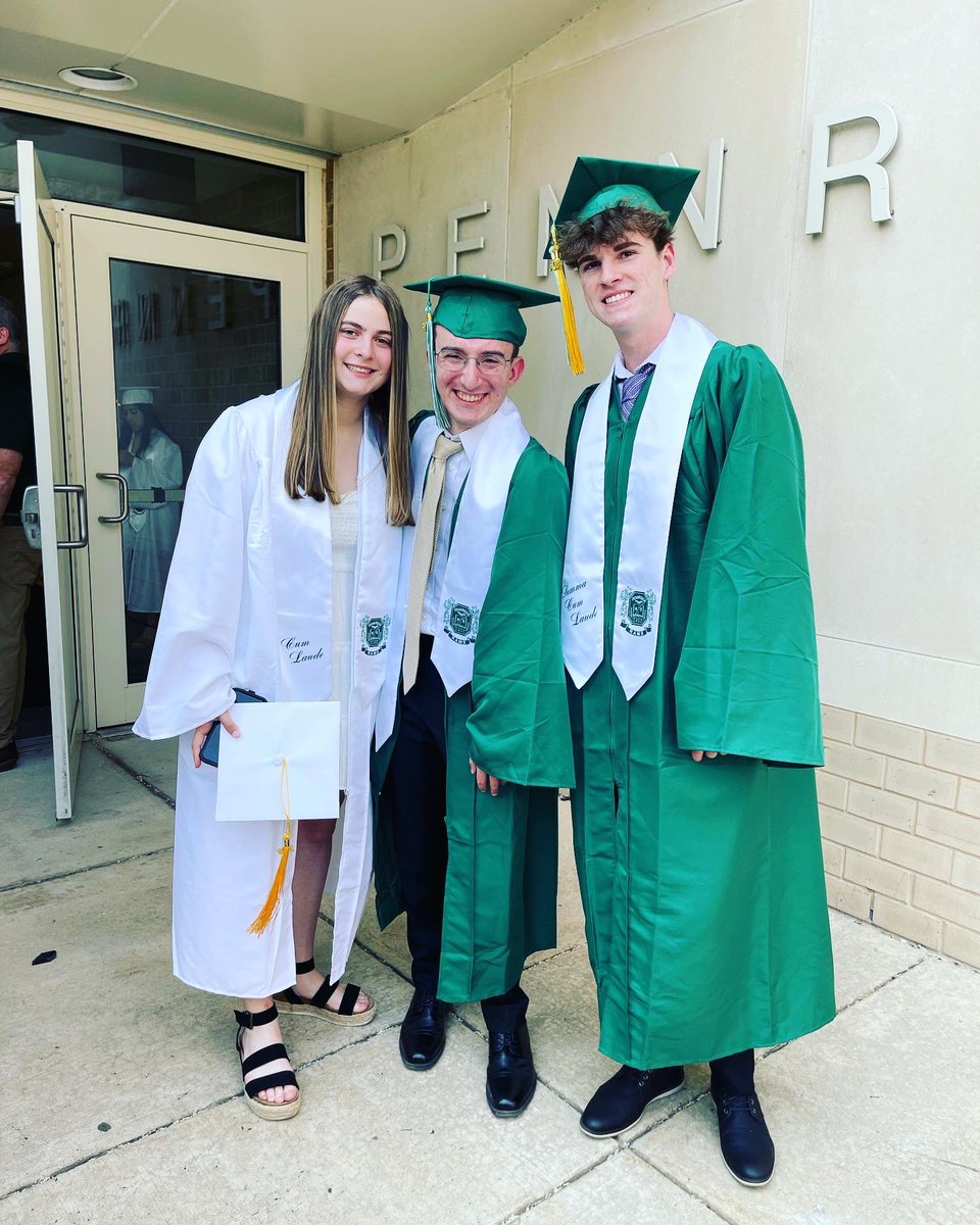 Congrats to our unified seniors! 🎓👏🏻