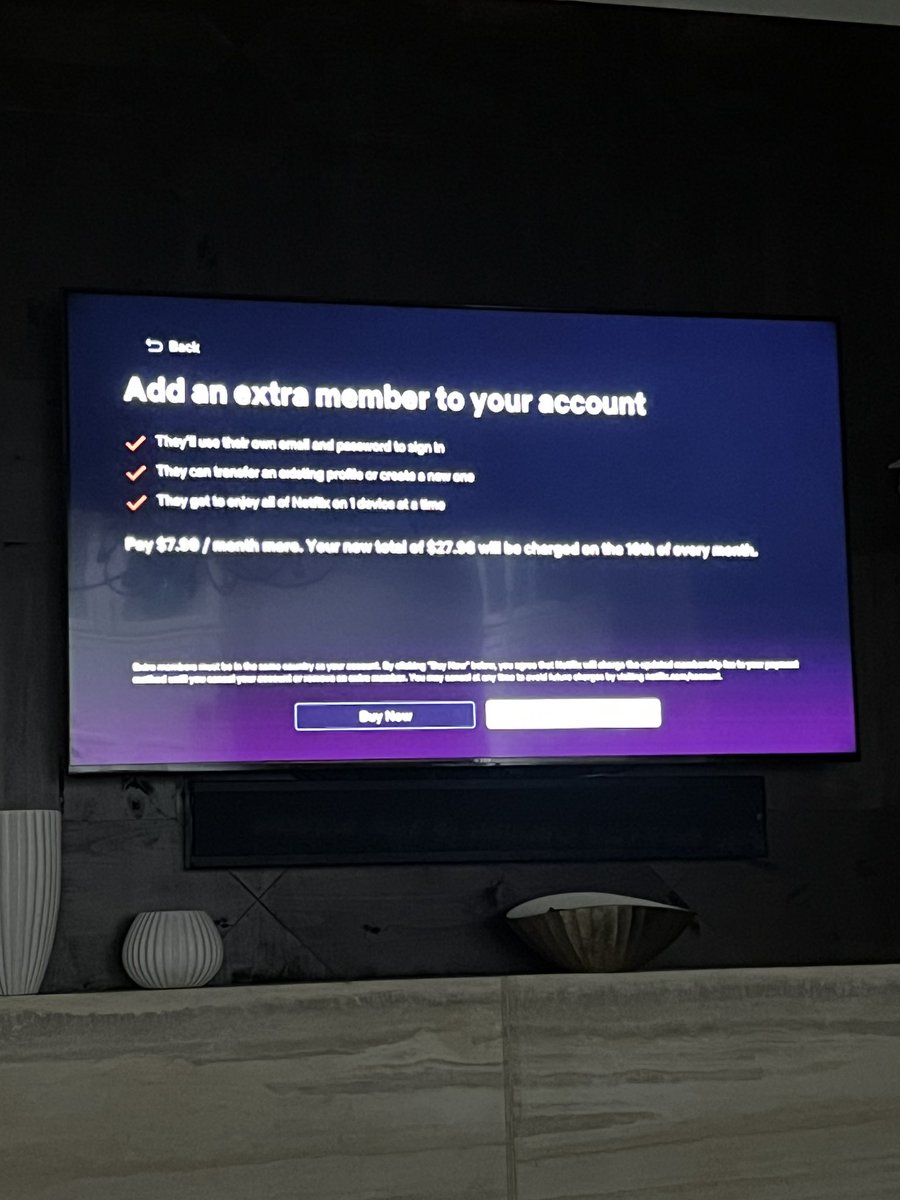 M_squaredBuell's tweet photo. Netflix member since 2010. Premium HD Ultra member since soon after tier began. Our college student is home. I already pay for 2 extra in this tier. I still got this message at home. #netflix #dobetternetflix #otherstreamingchoices https://t.co/8rELY9g18B