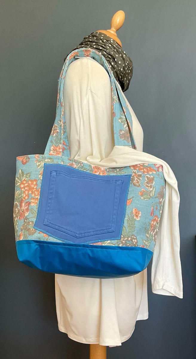 They really don’t come much more useful than my Super Handy Bags. Soft wide handles, clip-in zipped purse, water resistant base panel, washable and just plain gorgeous. 

#womaninbizhour #MHHSBD #shophandmadehour #VeganHour

buff.ly/2F1nKi1